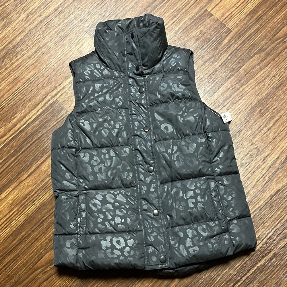 NWT Women’s Gray Puffer Vest